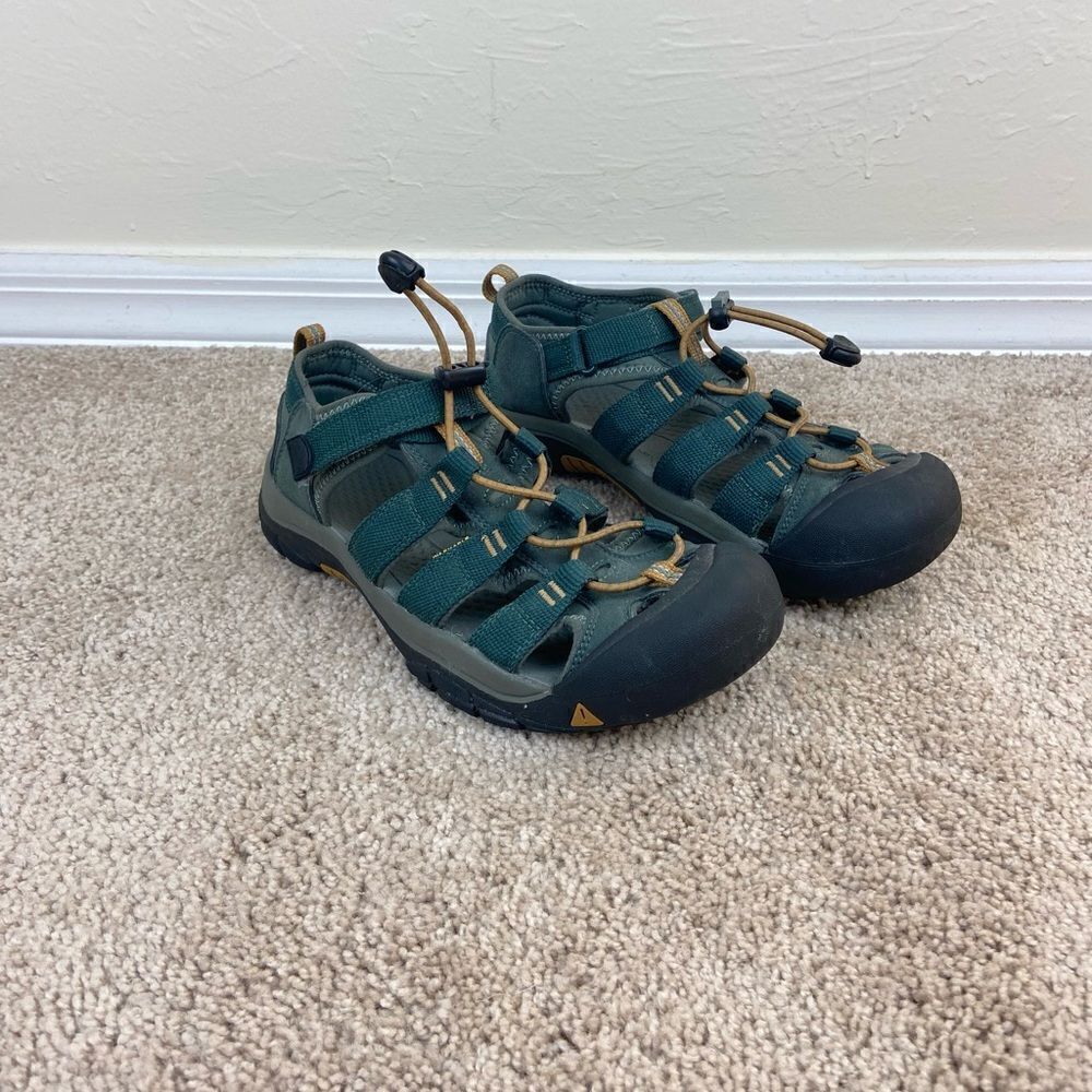 Keen Big Kid’s Newport H2 Slip-On Hiking Water Shoes - Dark Green